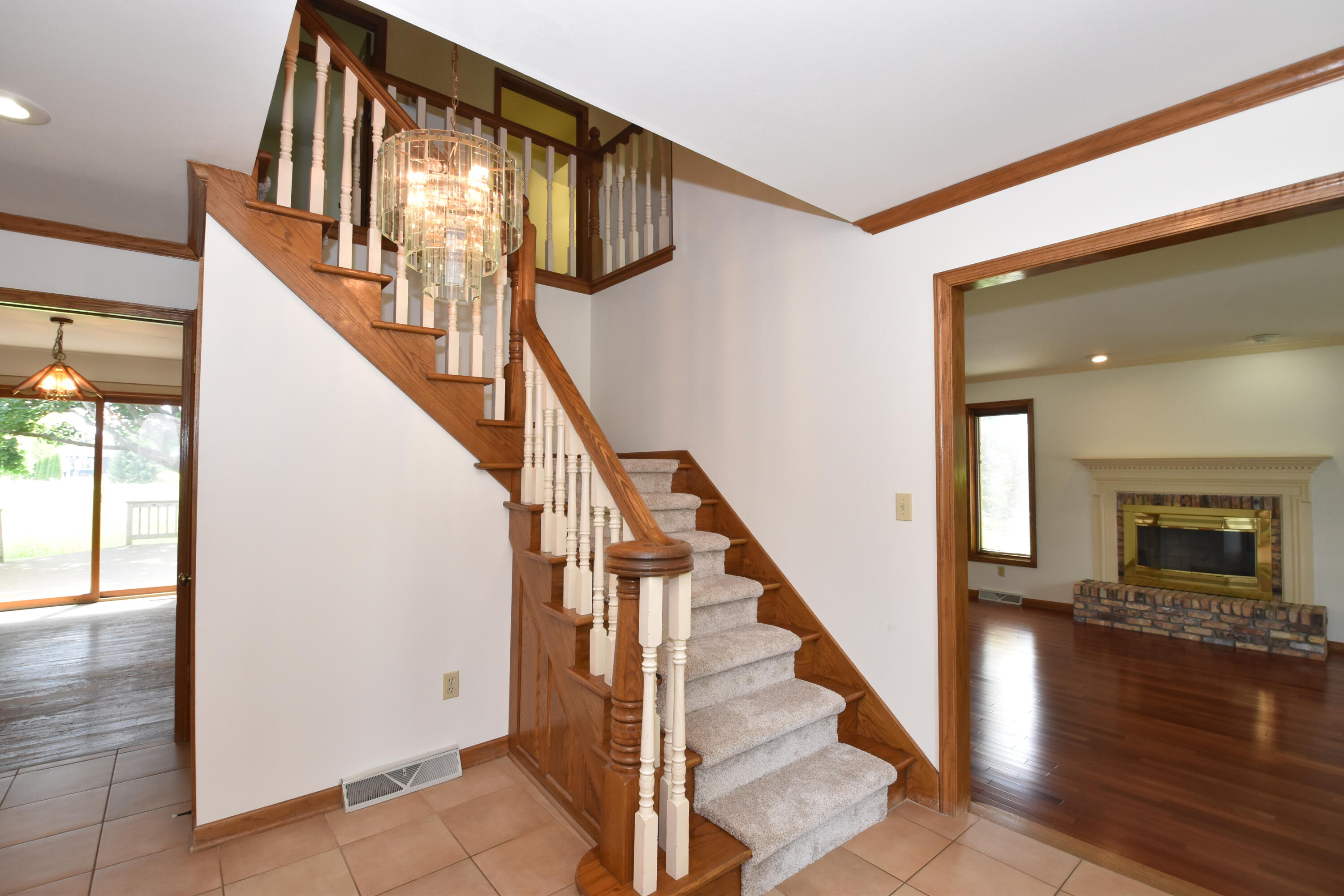 6515 Jessica Turn Caledonia, WI 53402 - Photo 27 of 59 Foyer