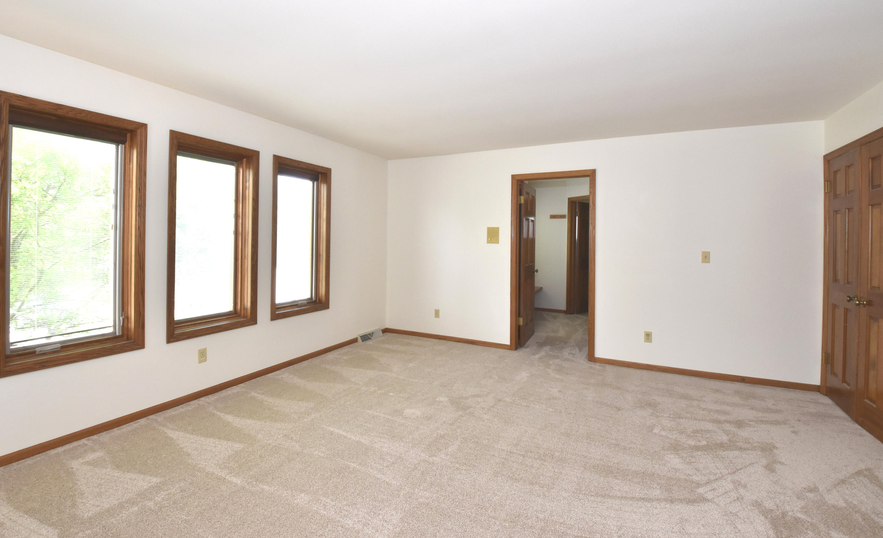 6515 Jessica Turn Caledonia, WI 53402 - Photo 29 of 59 Primary Bedroom