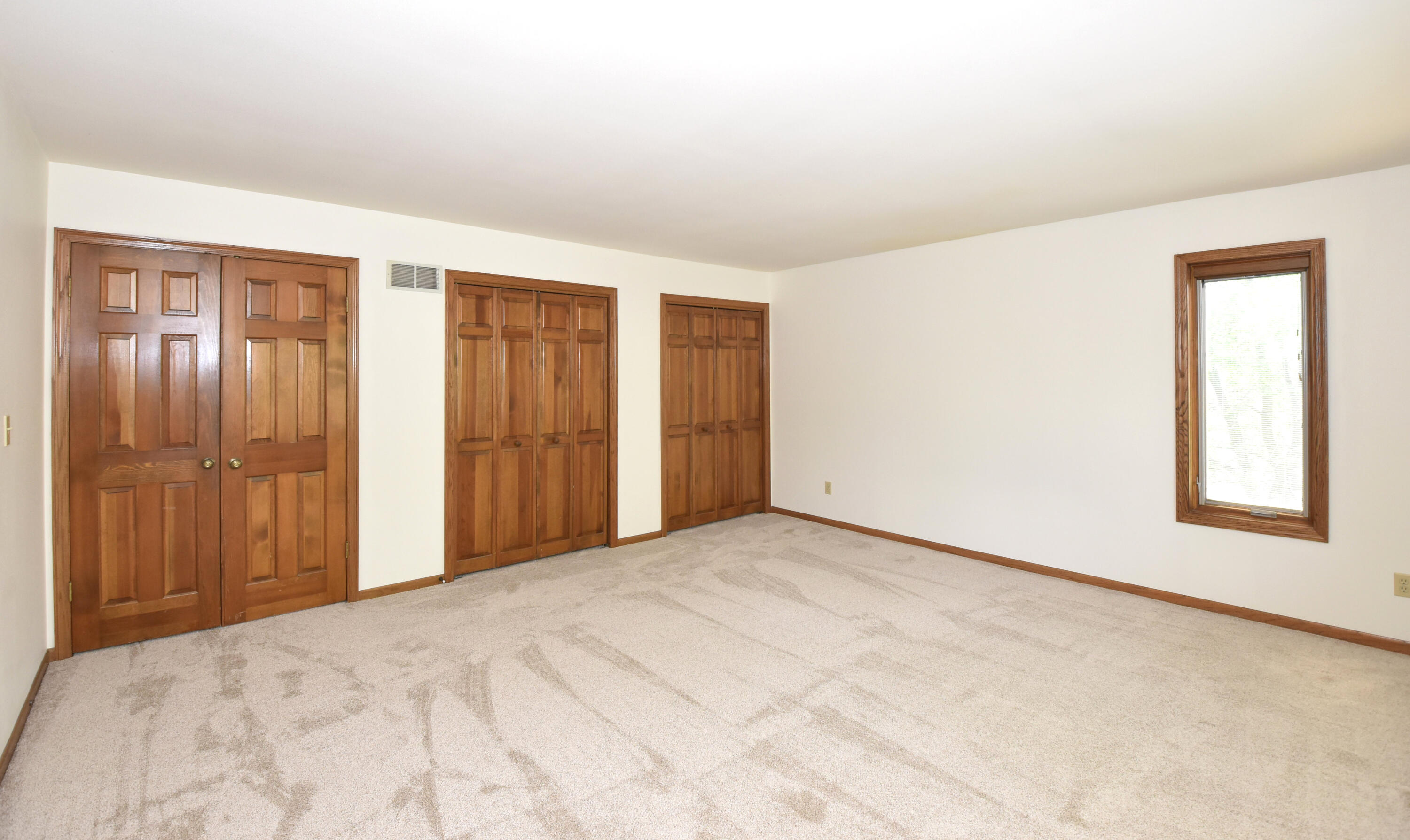 6515 Jessica Turn Caledonia, WI 53402 - Photo 30 of 59 Primary Bedroom