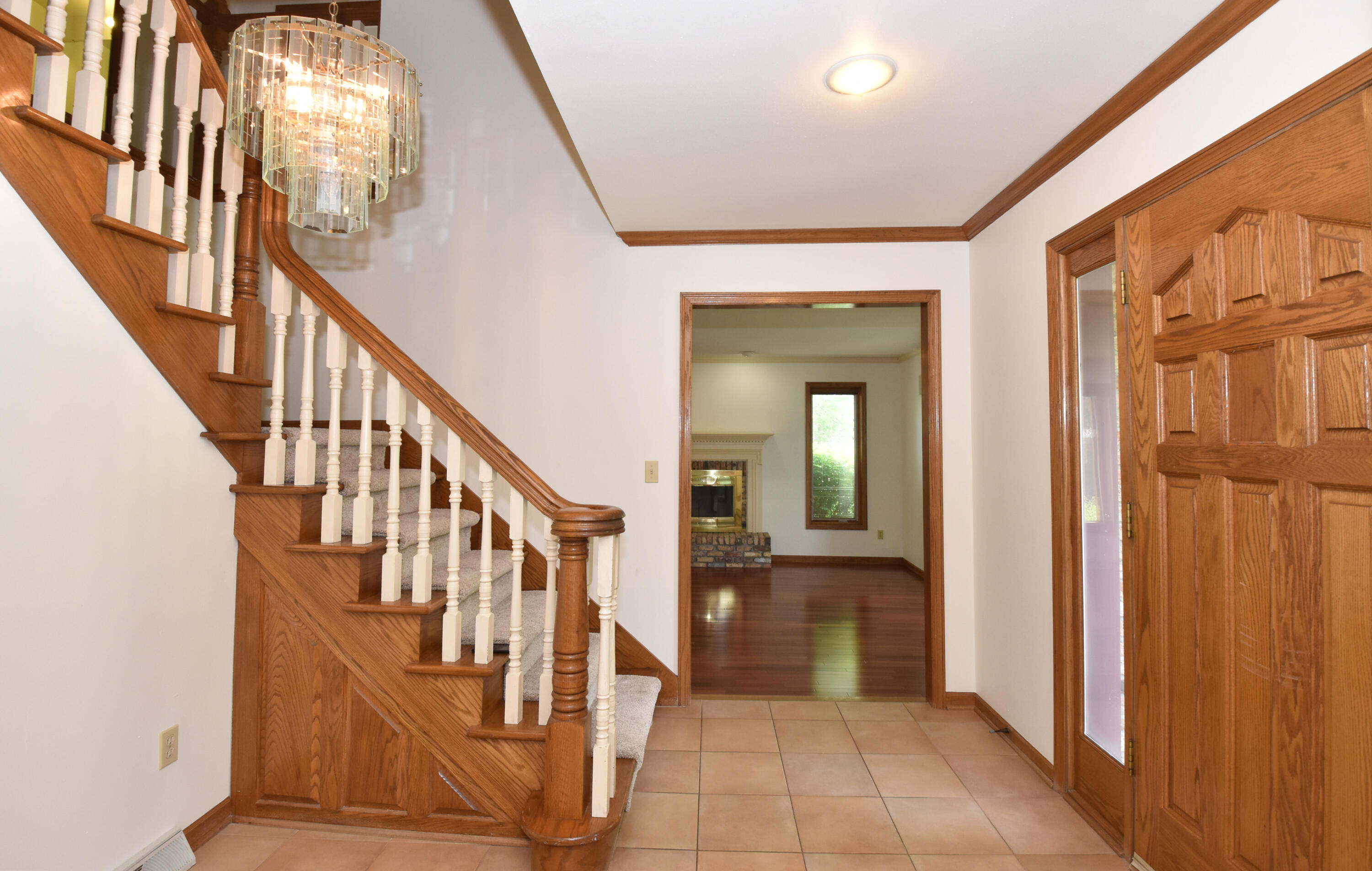 6515 Jessica Turn Caledonia, WI 53402 - Photo 3 of 59 Foyer