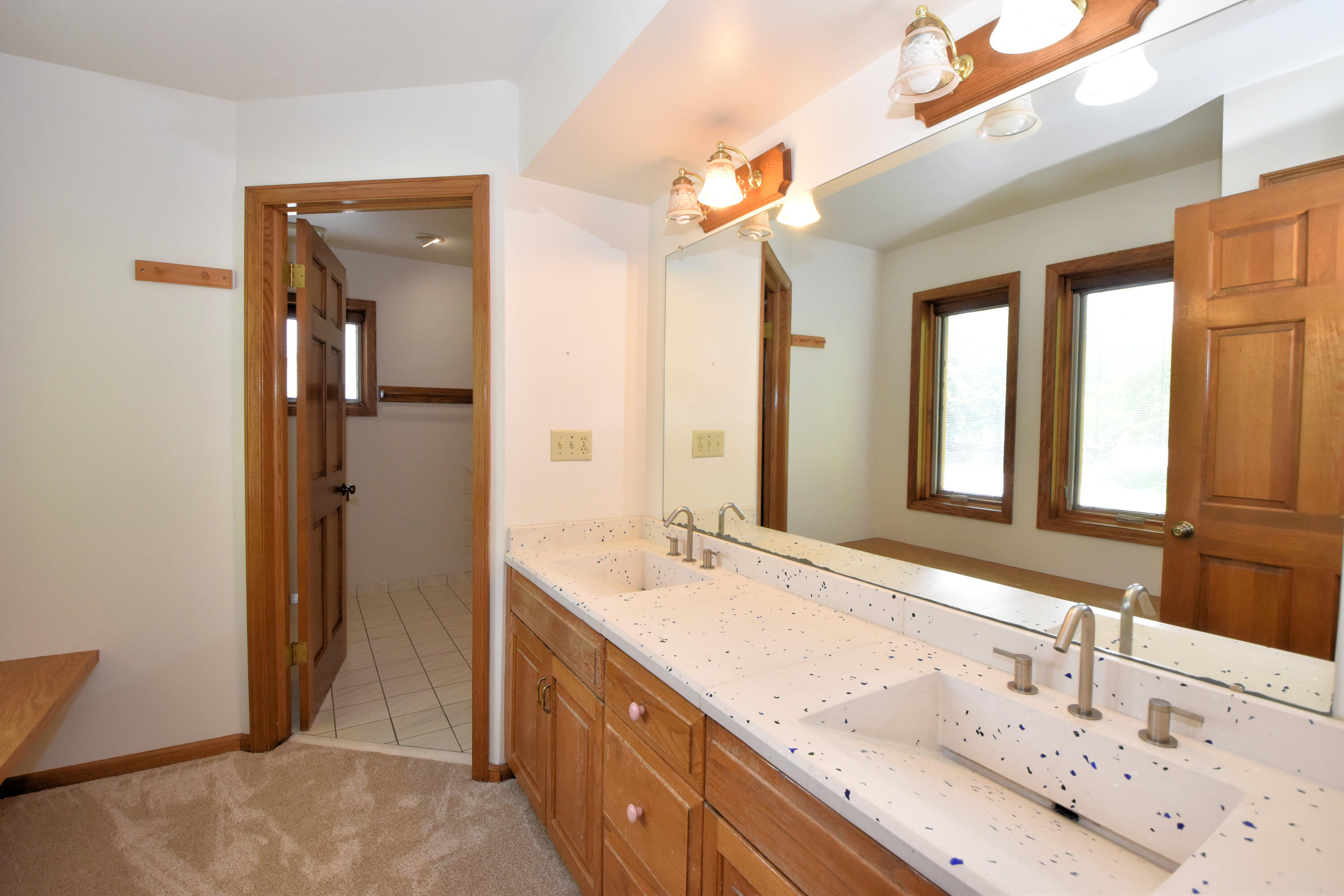 6515 Jessica Turn Caledonia, WI 53402 - Photo 31 of 59 In-Suite