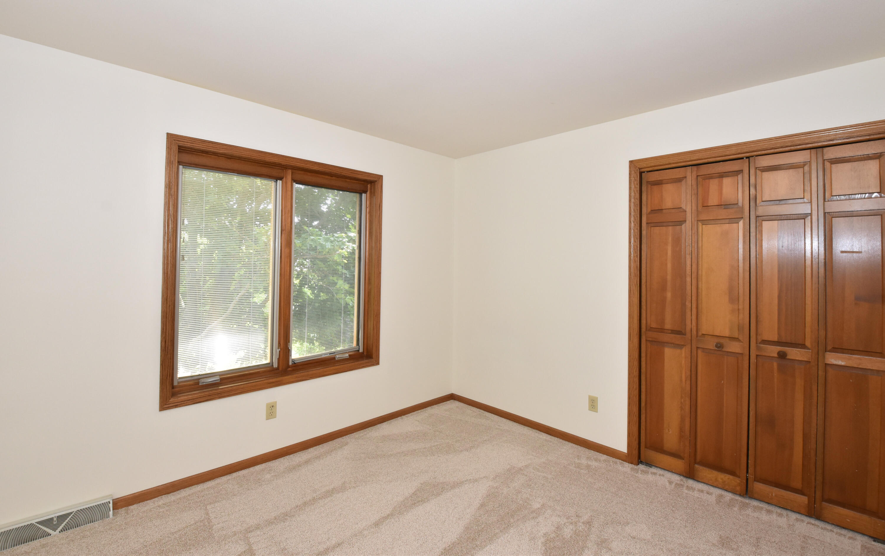 6515 Jessica Turn Caledonia, WI 53402 - Photo 34 of 59 Bedroom 3