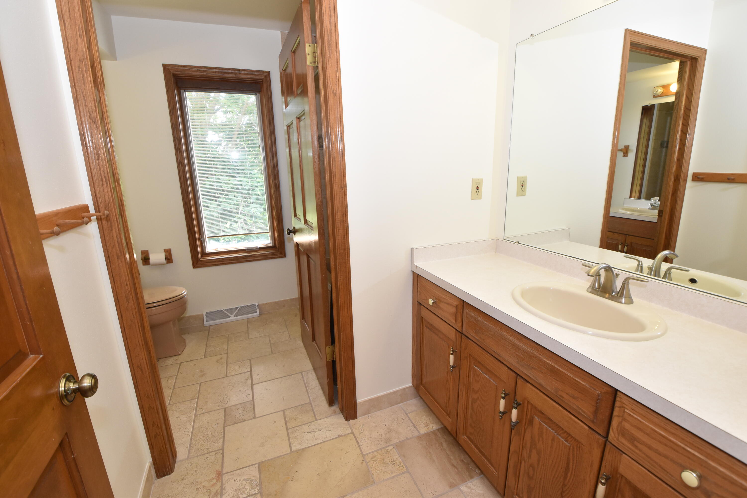 6515 Jessica Turn Caledonia, WI 53402 - Photo 35 of 59 Main Bath