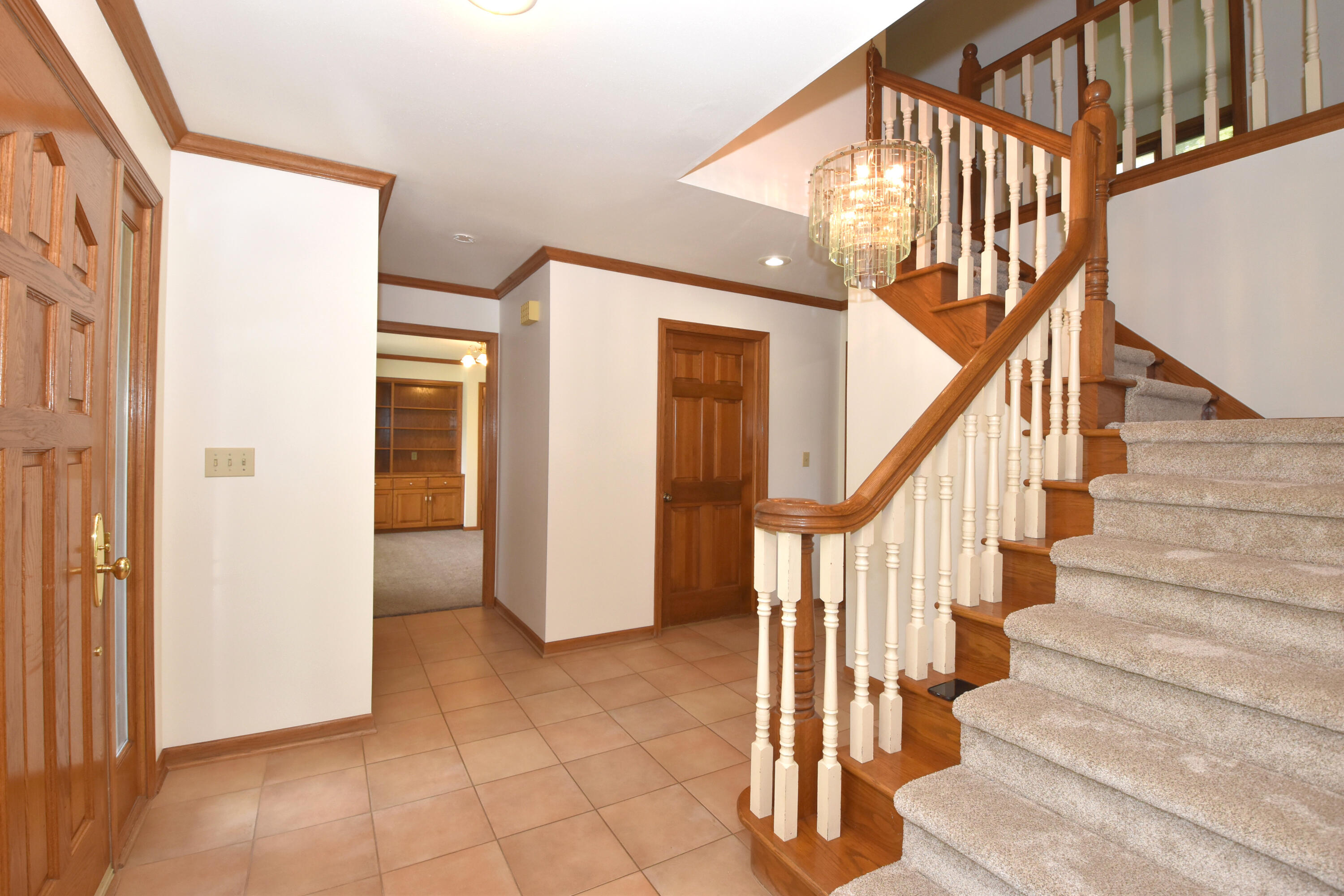 6515 Jessica Turn Caledonia, WI 53402 - Photo 4 of 59 Foyer