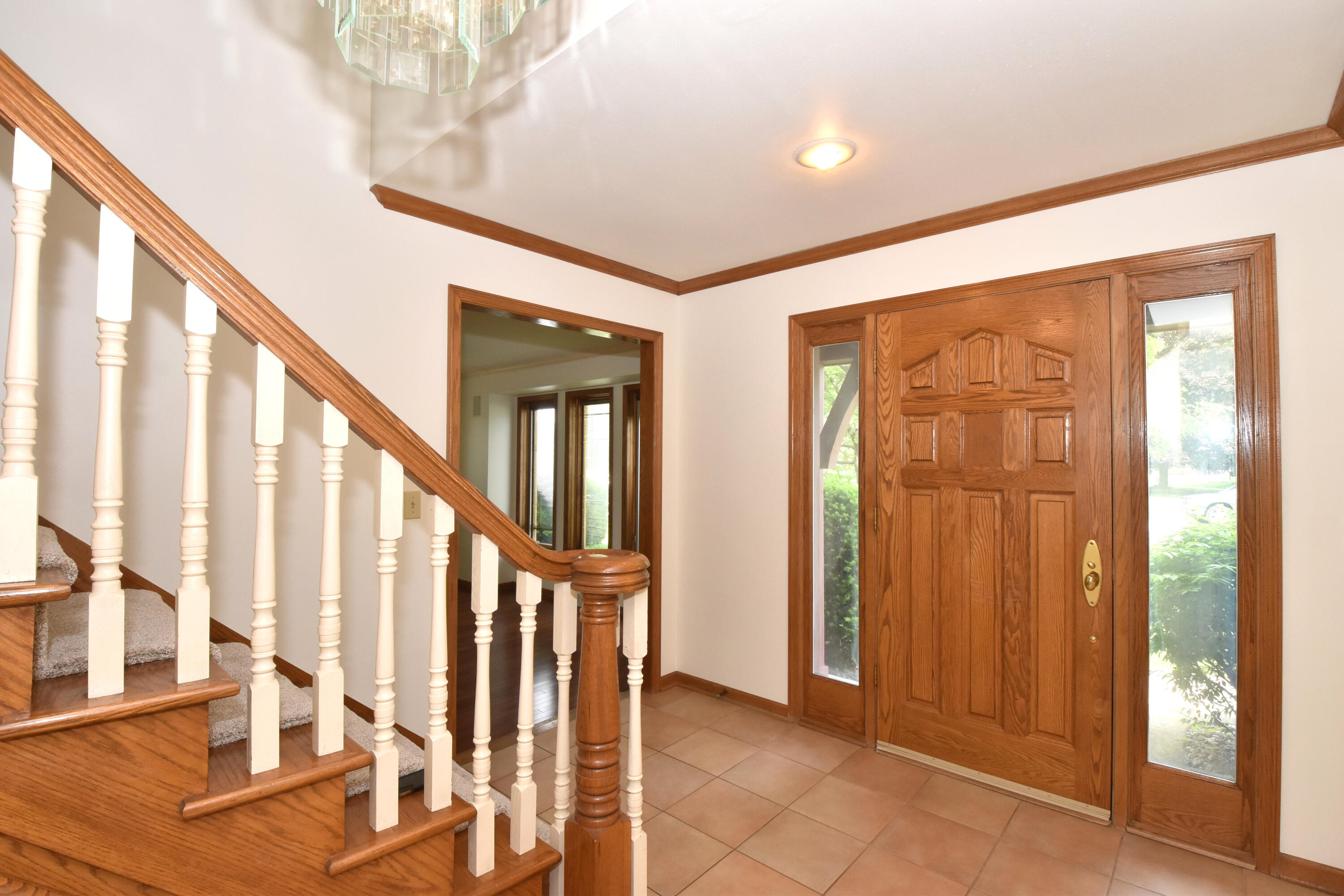 6515 Jessica Turn Caledonia, WI 53402 - Photo 5 of 59 Foyer