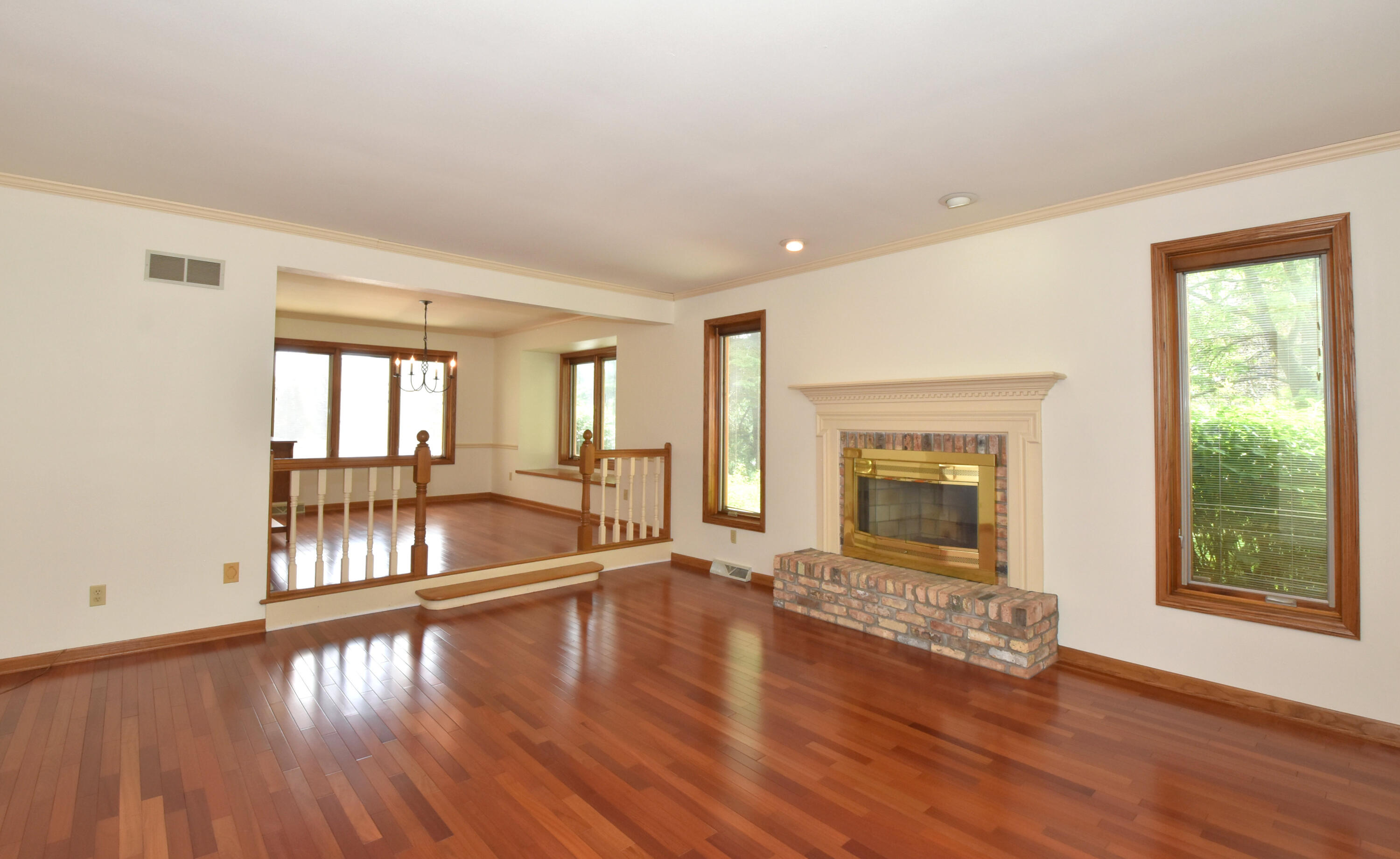 6515 Jessica Turn Caledonia, WI 53402 - Photo 7 of 59 Living Room