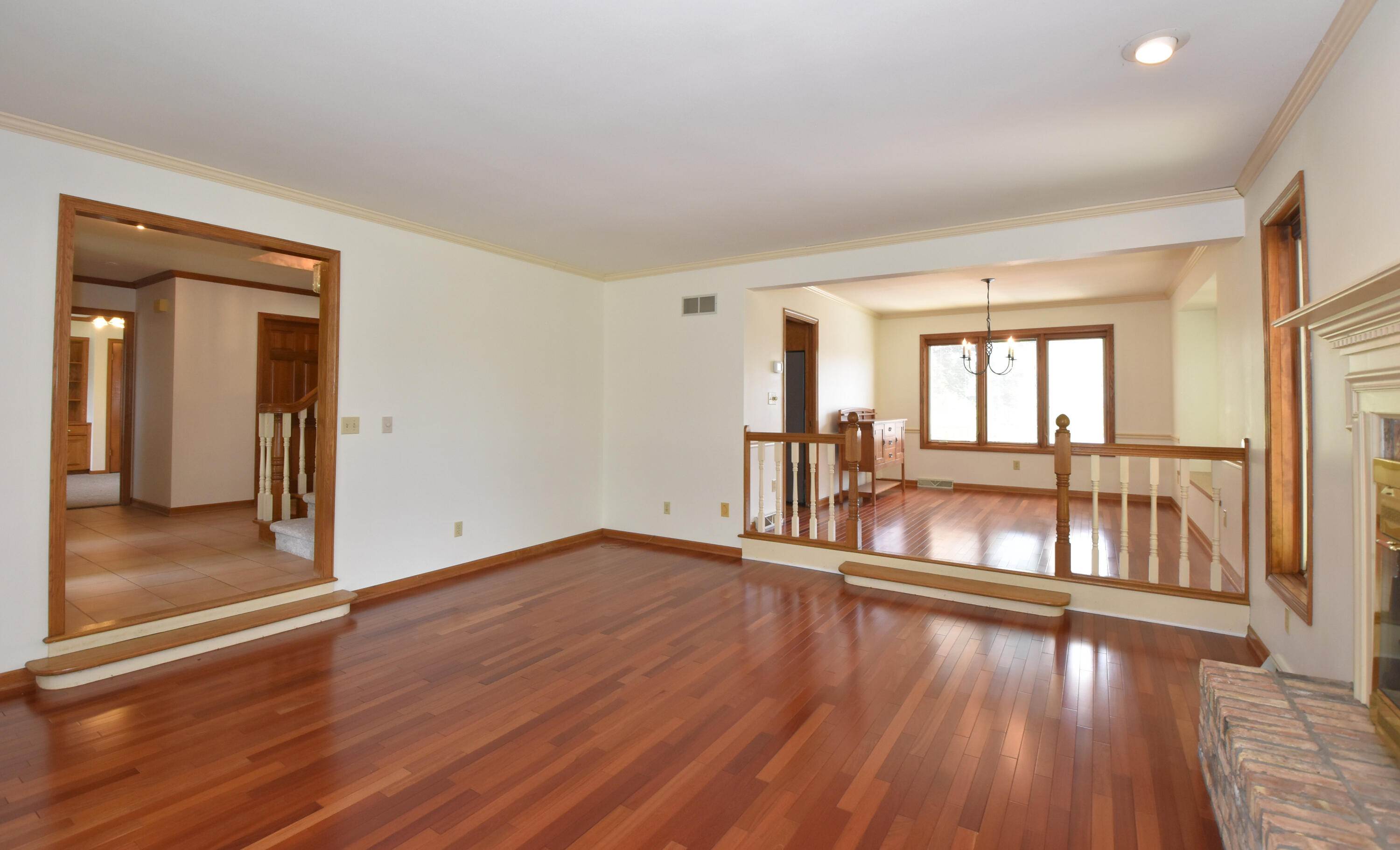 6515 Jessica Turn Caledonia, WI 53402 - Photo 8 of 59 Living Room