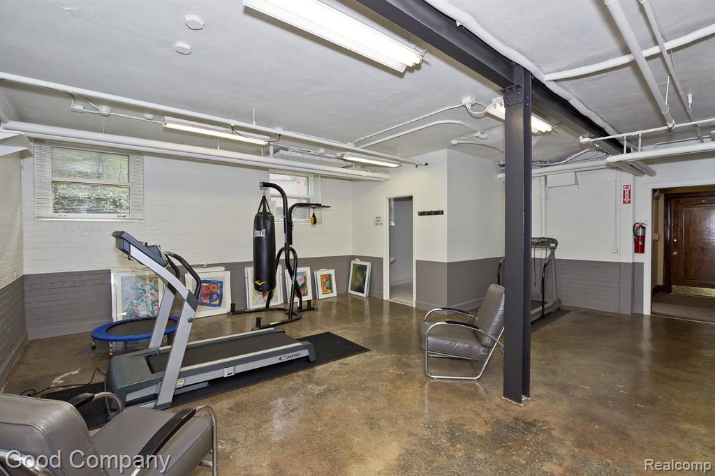 327 Southfield Road, Unit 3BS Birmingham, MI 48009 - Photo 45 of 51
