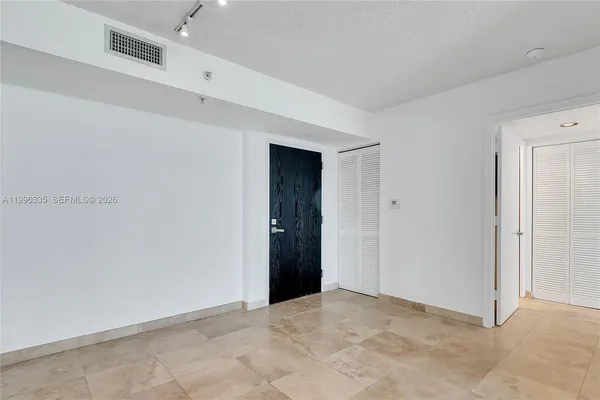 $899,000 | 90 Alton Road, Unit 1409, Miami Beach, FL 33139