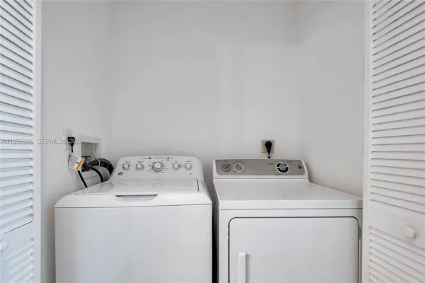 $899,000 | 90 Alton Road, Unit 1409, Miami Beach, FL 33139