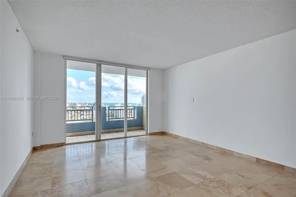 $899,000 | 90 Alton Road, Unit 1409, Miami Beach, FL 33139