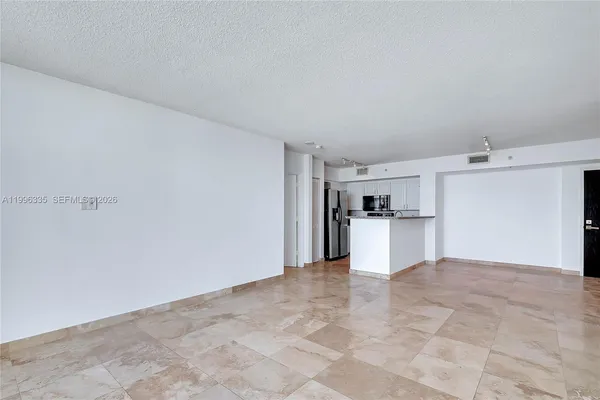 $899,000 | 90 Alton Road, Unit 1409, Miami Beach, FL 33139