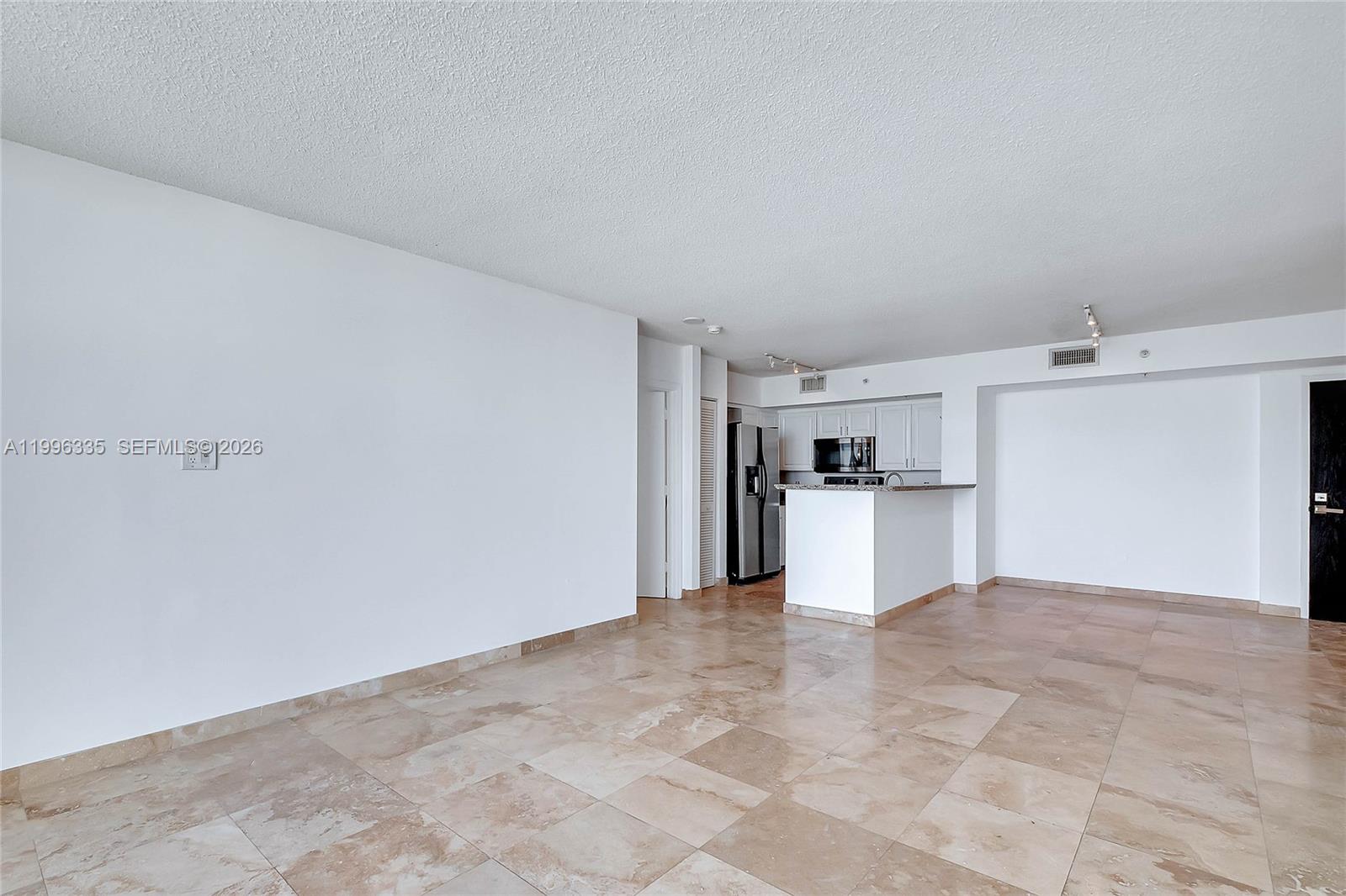 90 Alton Road, Unit 1409 Miami Beach, FL 33139 - Photo 8 of 26