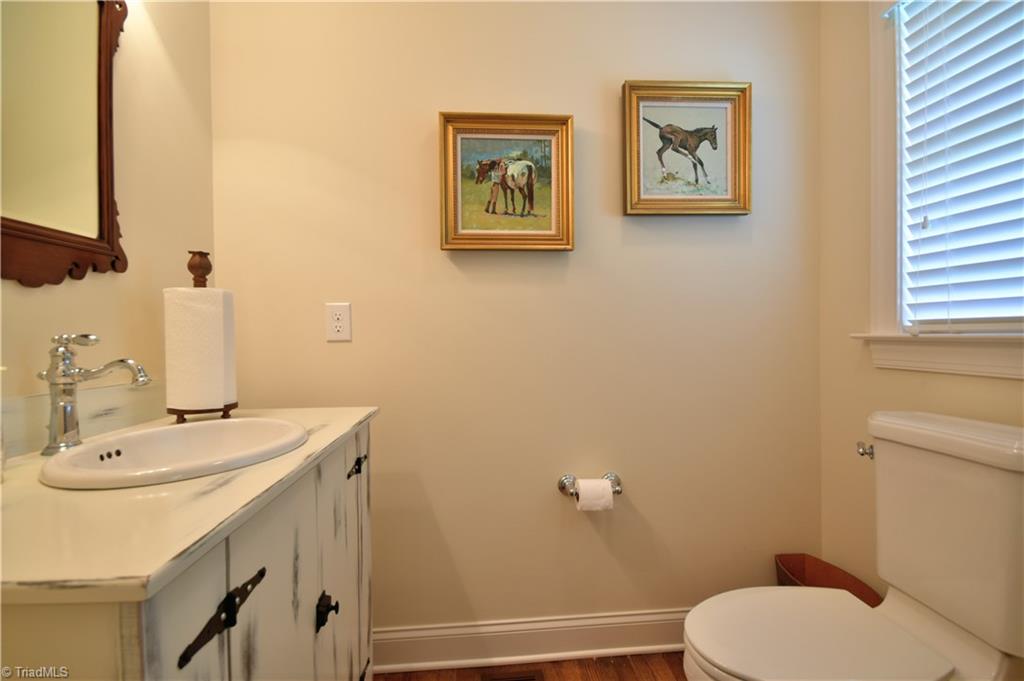 941 Avon Road Winston-Salem, NC 27104 - Photo 11 of 27 Gallery Image 11