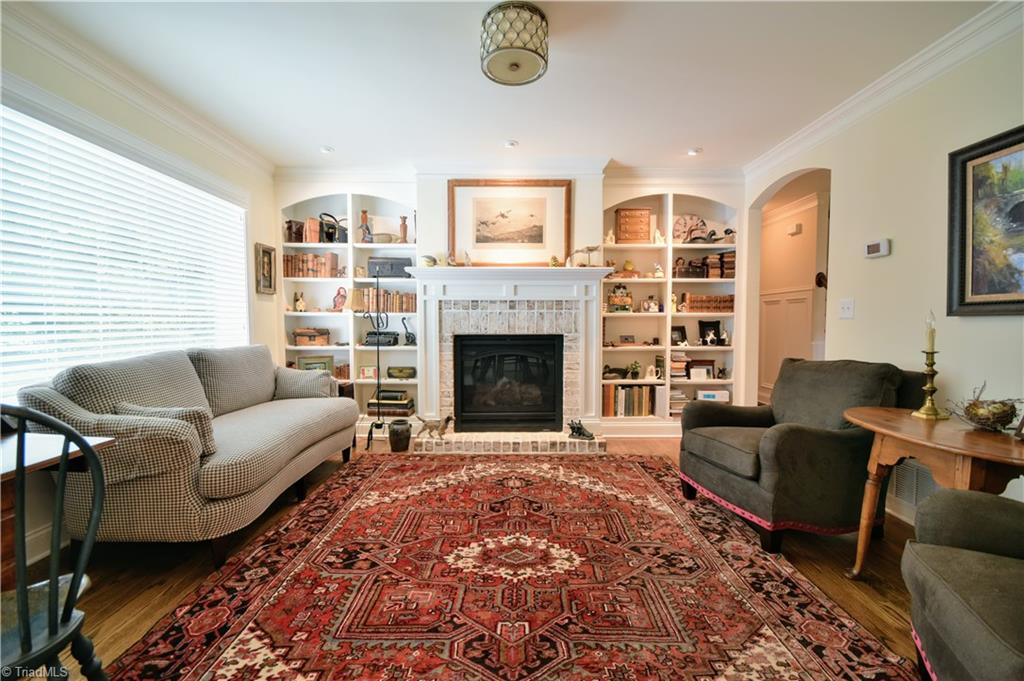 941 Avon Road Winston-Salem, NC 27104 - Photo 3 of 27 Gallery Image 3