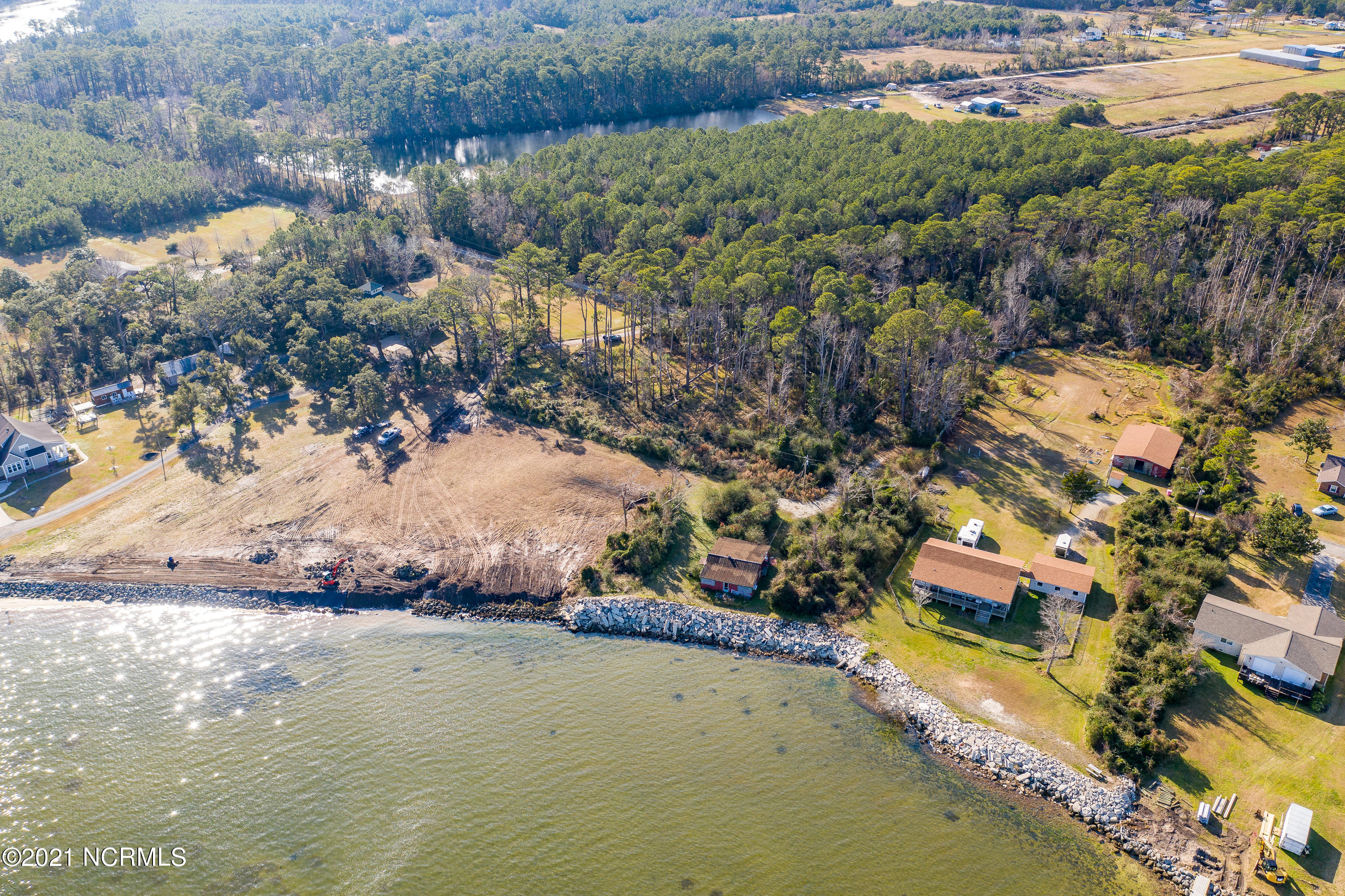 305 Piver Road Beaufort, NC 28516 - Photo 4 of 24 Chill Photo_-72