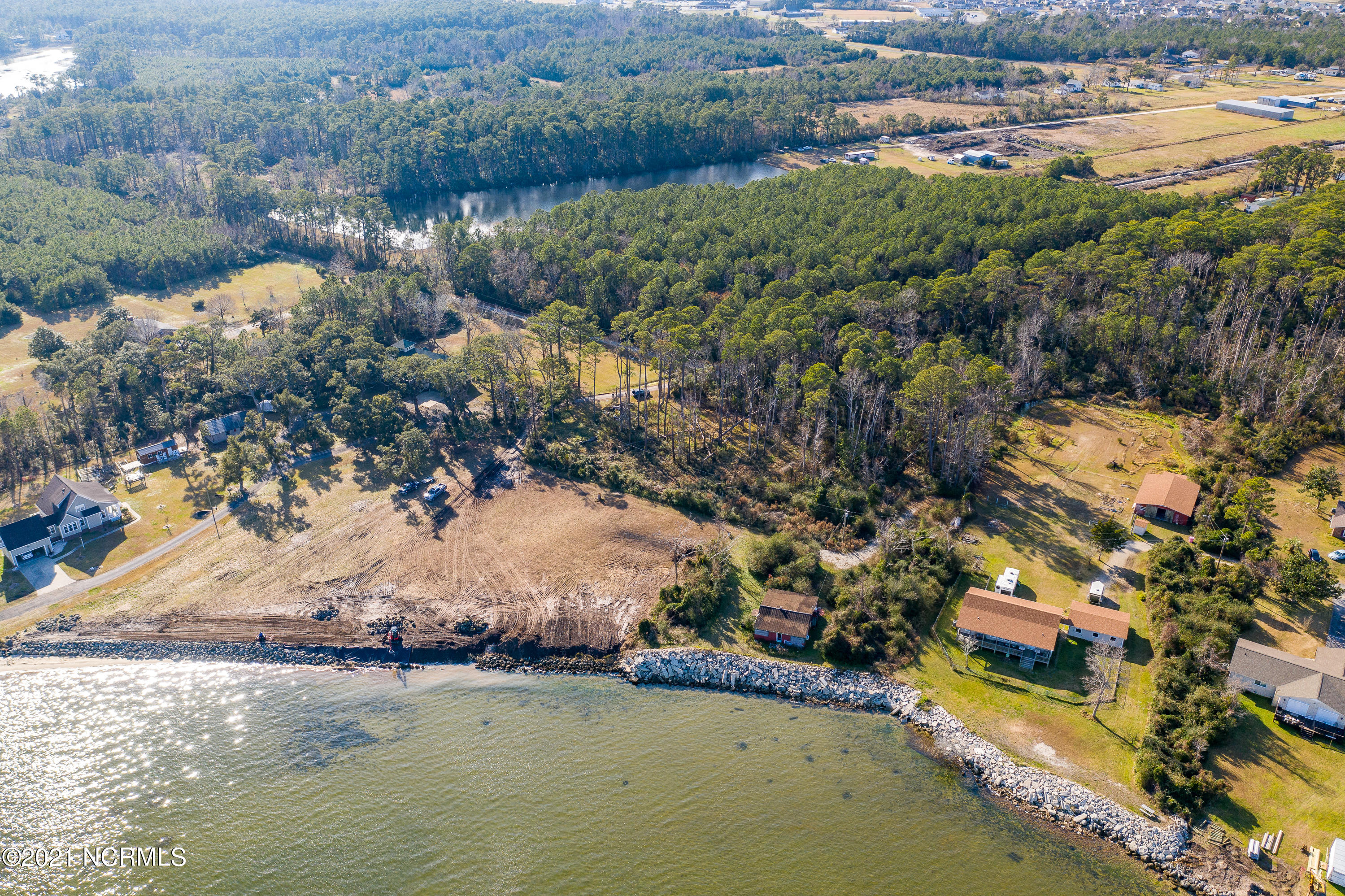 305 Piver Road Beaufort, NC 28516 - Photo 7 of 24 Chill Photo_-75