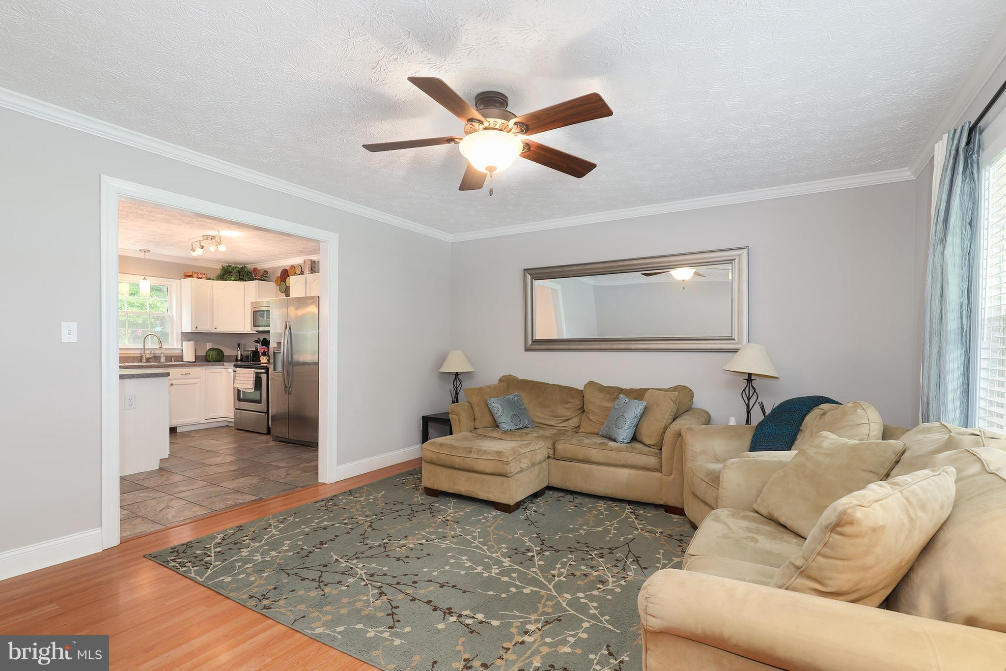 630 Carson Road Huntingtown, MD 20639 - Photo 7 of 30 Living Room