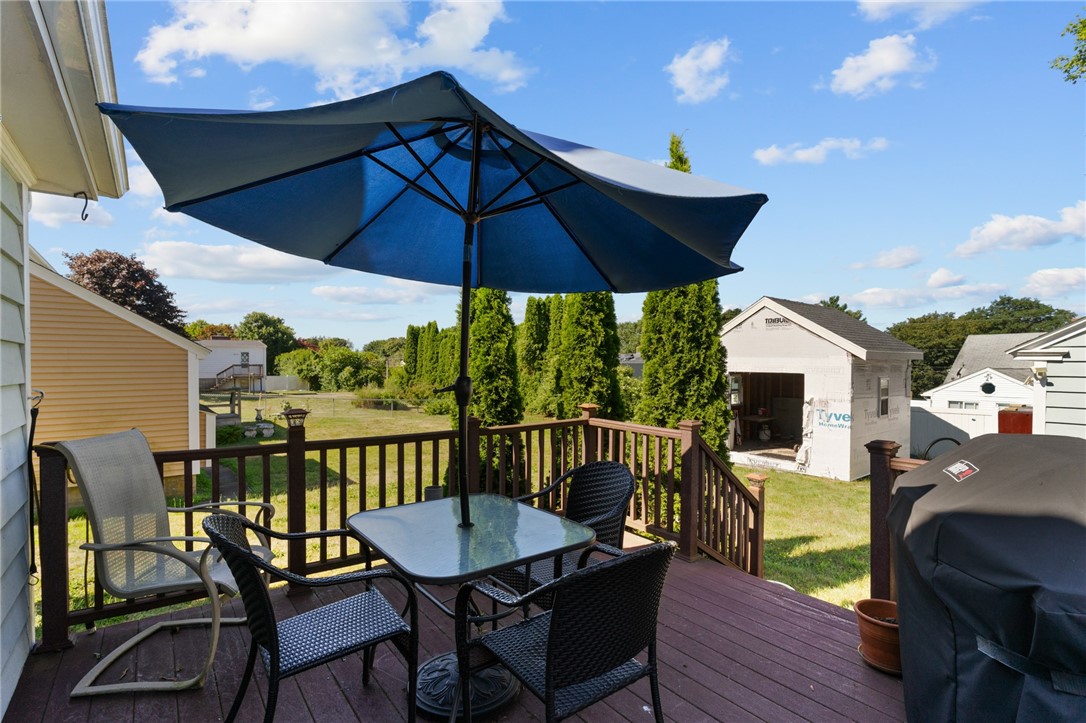 45 George Street Westerly, RI 02891 - Photo 5 of 39