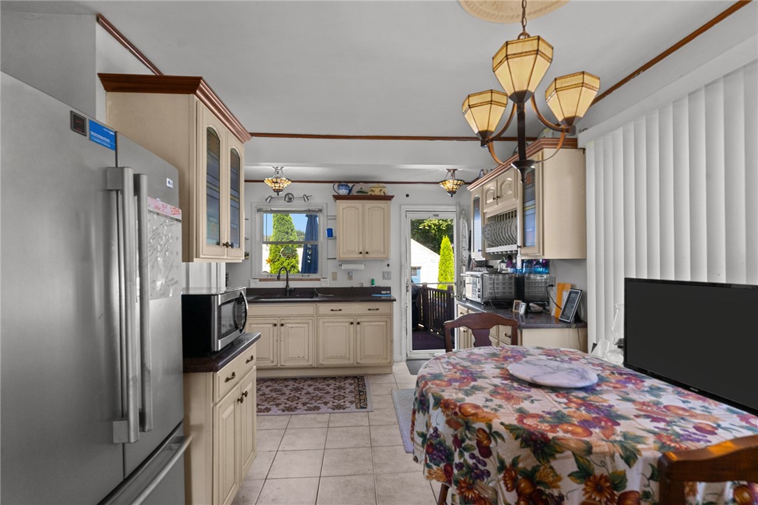 45 George Street Westerly, RI 02891 - Photo 7 of 39