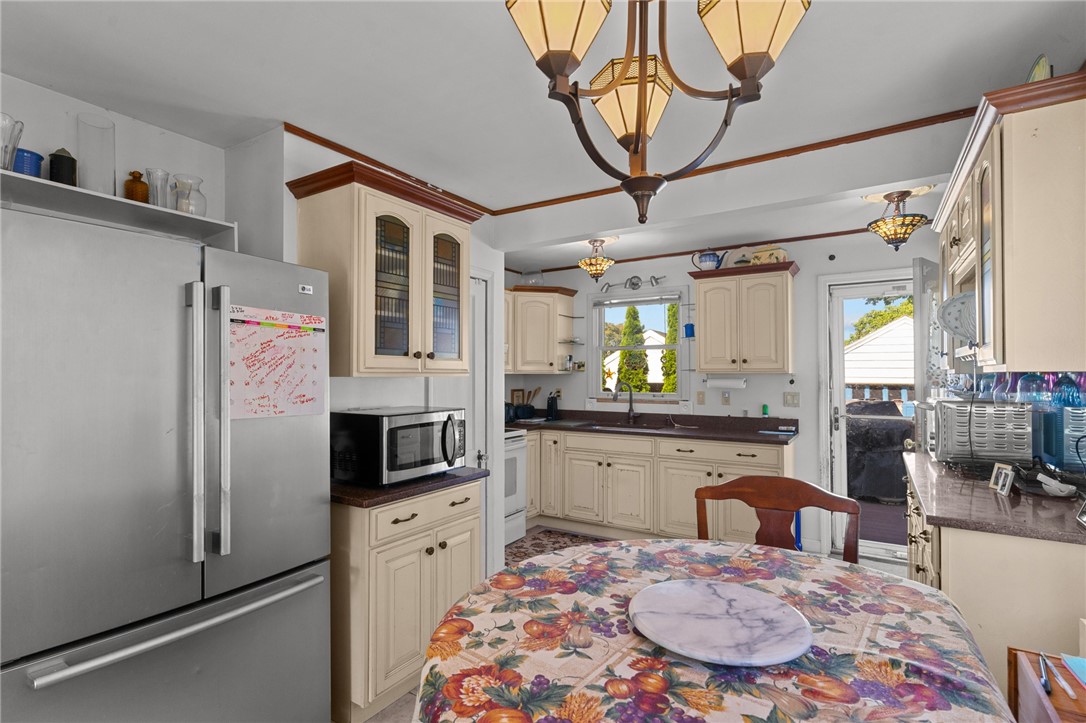 45 George Street Westerly, RI 02891 - Photo 8 of 39