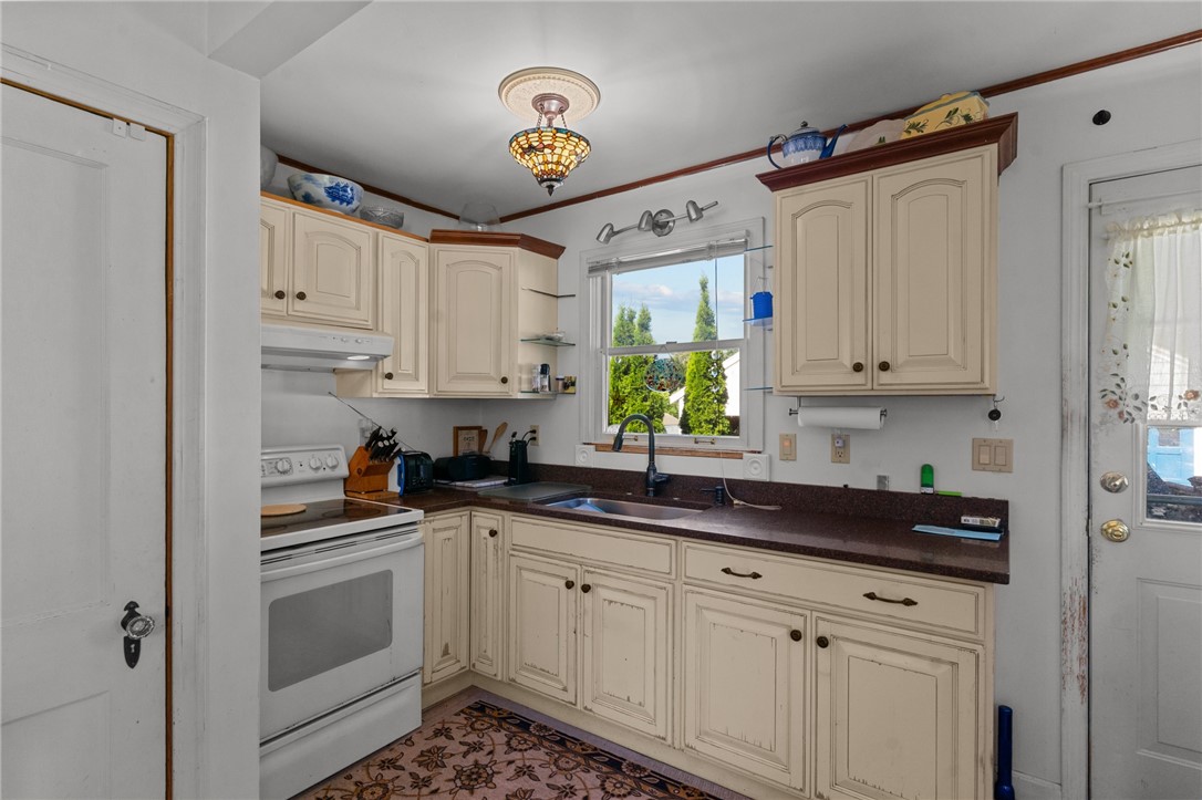 45 George Street Westerly, RI 02891 - Photo 10 of 39