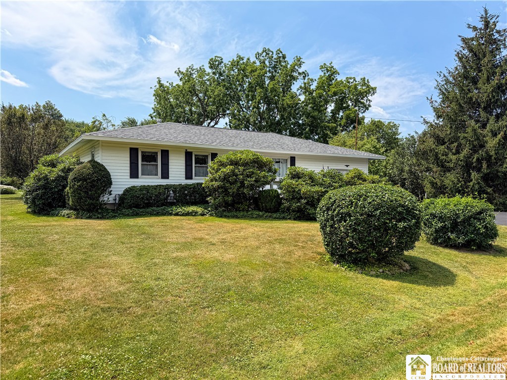 7 Swan Street Hanover, NY 14062 - Photo 1 of 29