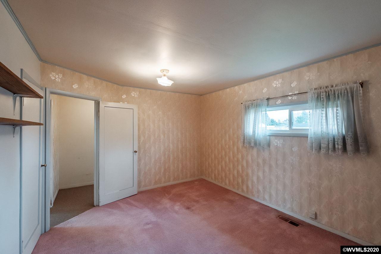 210 Walker Road Lebanon, OR 97355 - Photo 21 of 42 Gallery Image 21