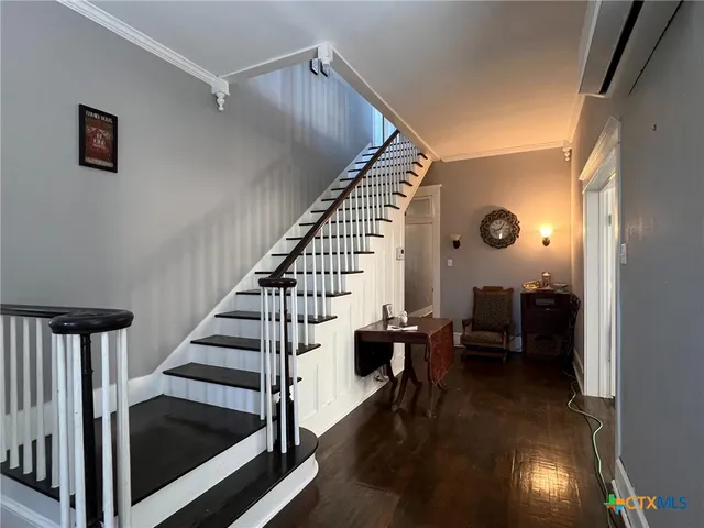 a view of entryway and hall