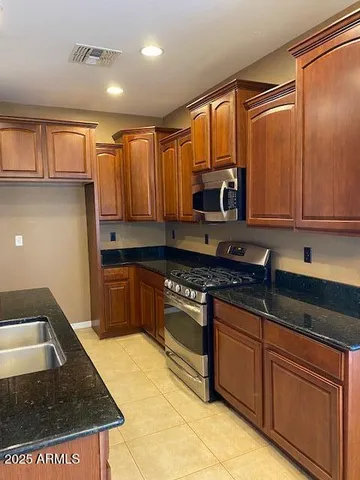 $2,250 | 25415 North 52nd Lane, Phoenix, AZ 85083