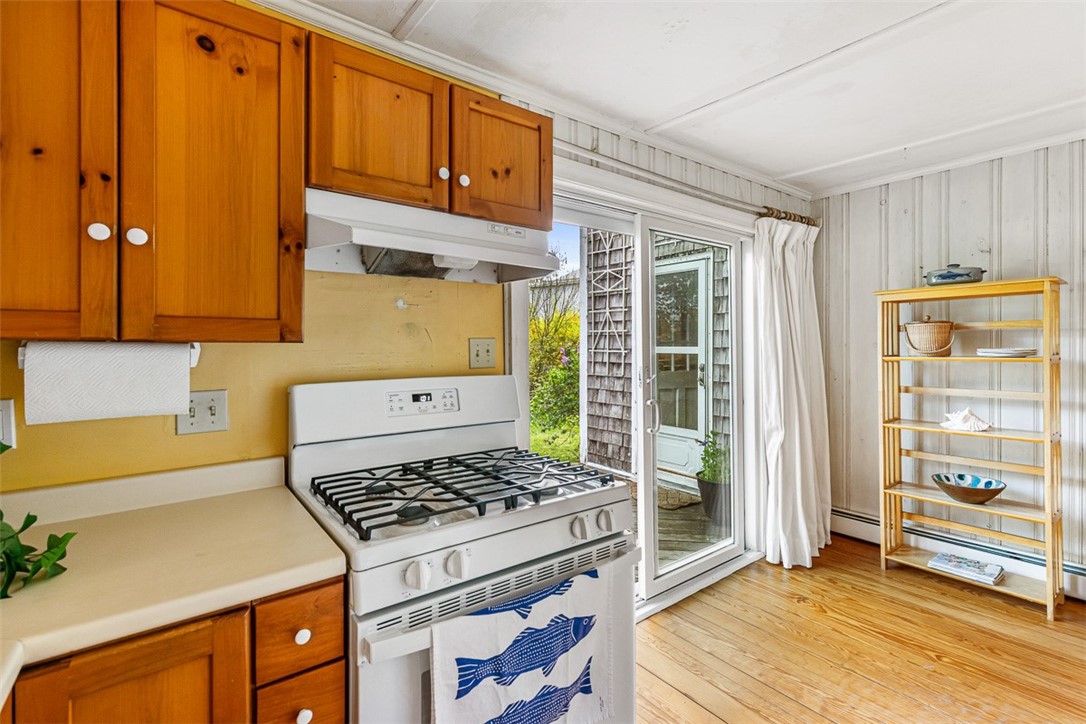 28 Byway Road Barrington, RI 02806 - Photo 8 of 35