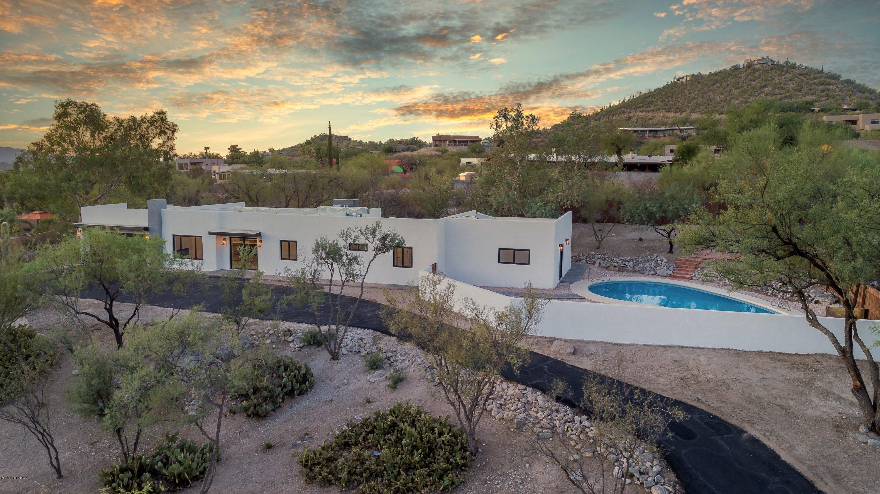 8250 East Rockgate Road Tucson, AZ 85750 - Photo 4 of 46