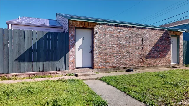 $650 | 725 Peppertree Drive, Unit 30, Bryan, TX 77801