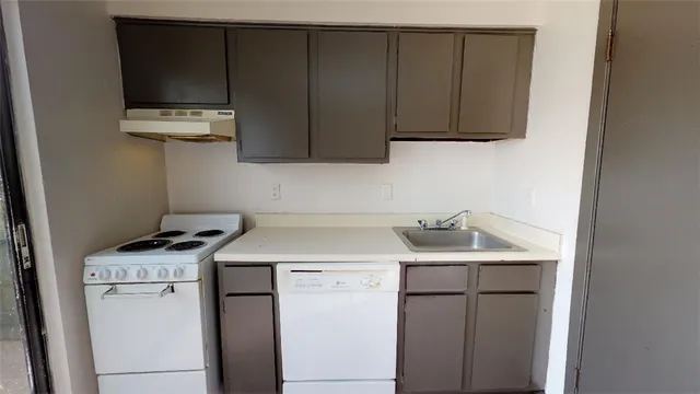 $650 | 725 Peppertree Drive, Unit 30, Bryan, TX 77801