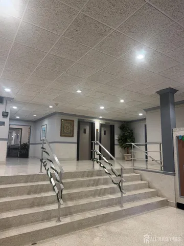 $1,800 | 123 South Adelaide Avenue, Unit 4M, Highland Park, NJ 08904