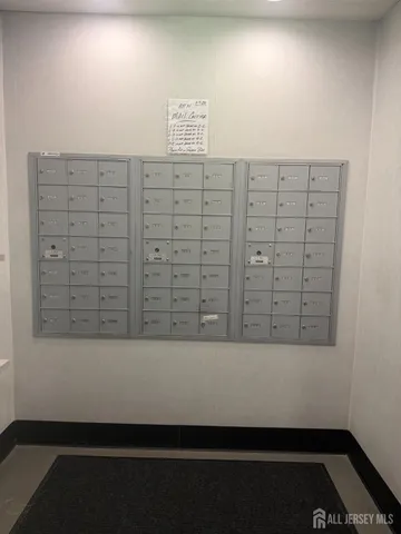 $1,800 | 123 South Adelaide Avenue, Unit 4M, Highland Park, NJ 08904