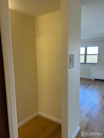 $1,800 | 123 South Adelaide Avenue, Unit 4M, Highland Park, NJ 08904