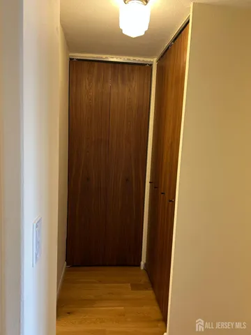 $1,800 | 123 South Adelaide Avenue, Unit 4M, Highland Park, NJ 08904