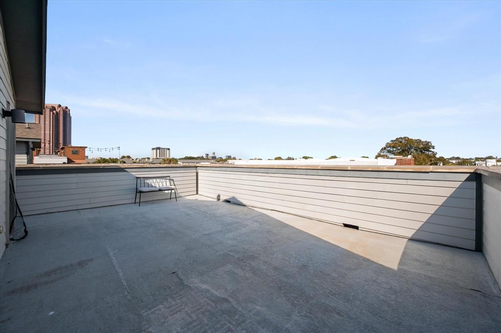 1900 Caddo Street, Unit 4 Dallas, TX 75204 - Photo 30 of 36 a view of a terrace