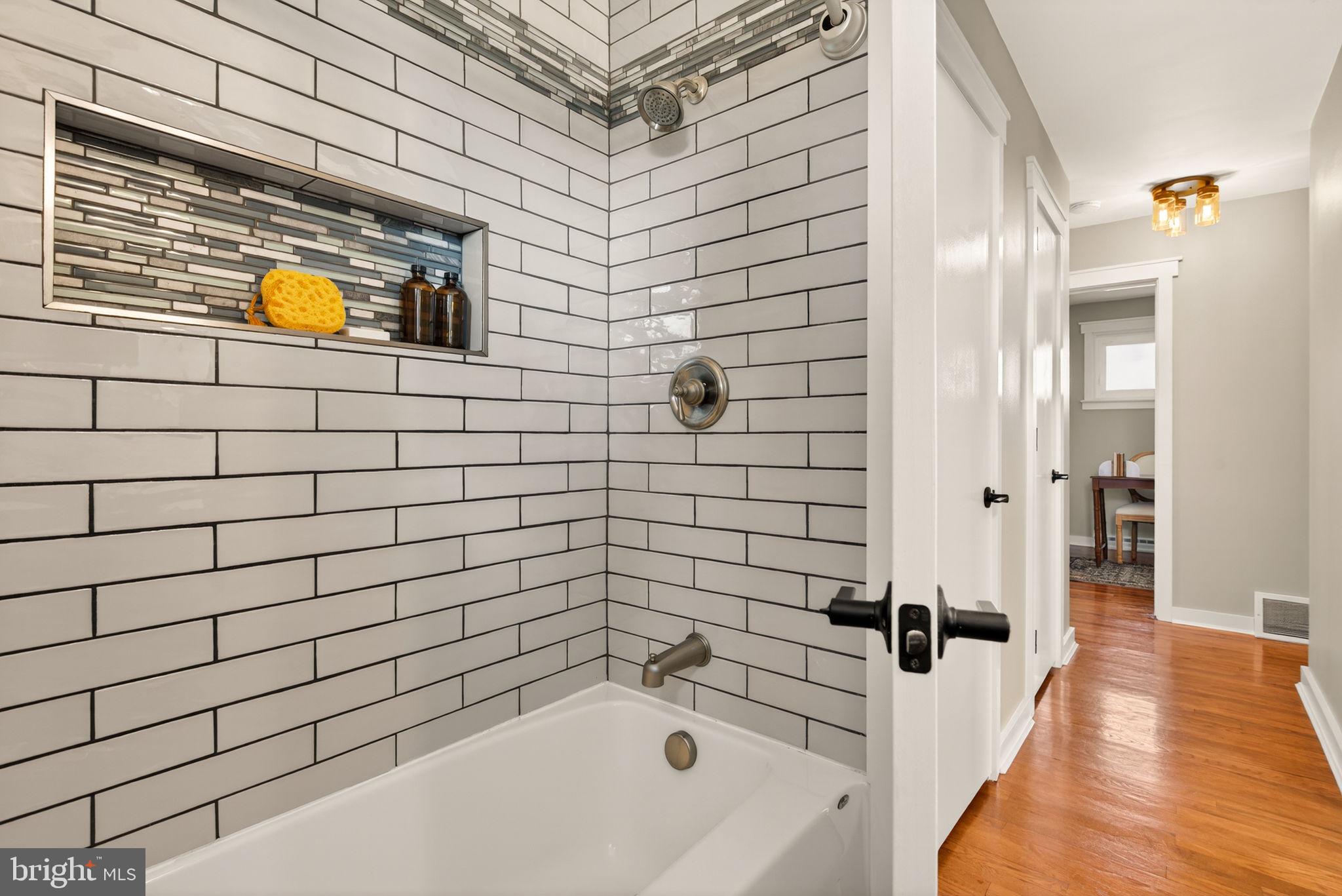2103 South View Road Lancaster, PA 17602 - Photo 18 of 35 a bathroom with a bathtub and shower