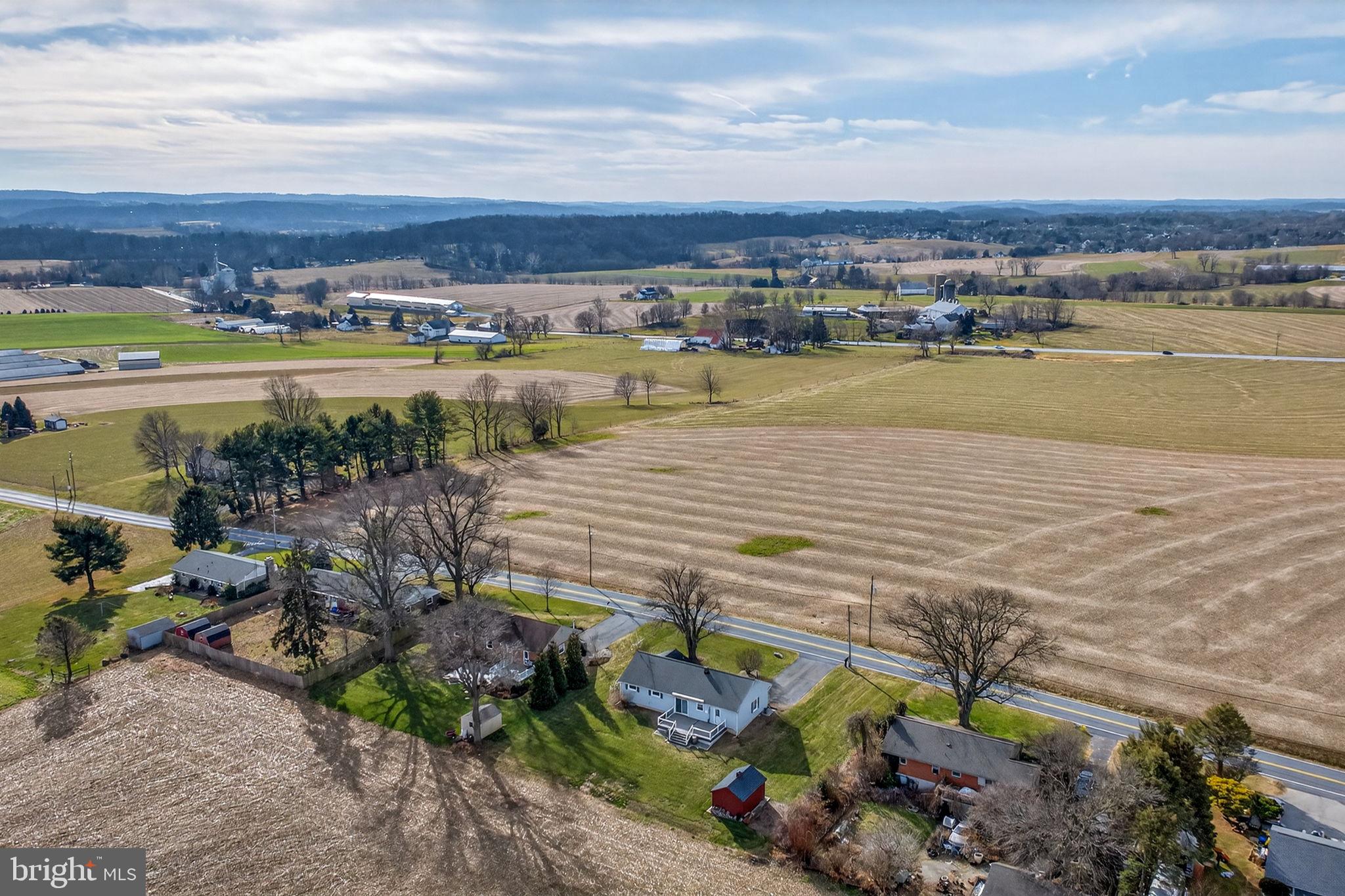 2103 South View Road Lancaster, PA 17602 - Photo 33 of 35 a view of a lake with houses