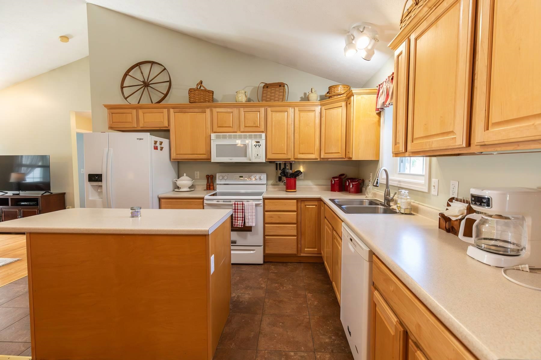 42 South Road Swanzey, NH 03446 - Photo 11 of 58 Gallery Image 11