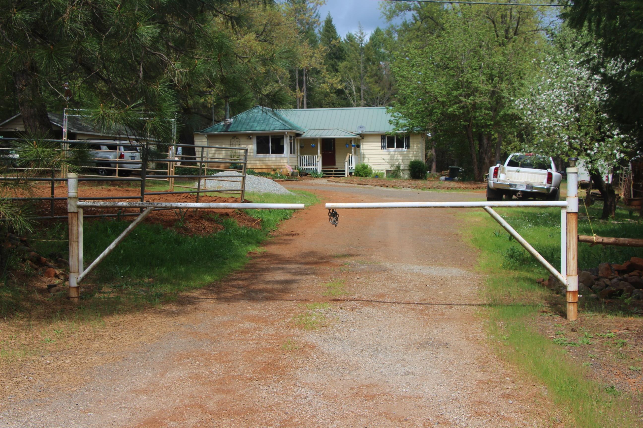 260 Draper Valley Road Selma, OR 97538 - Photo 18 of 21 17