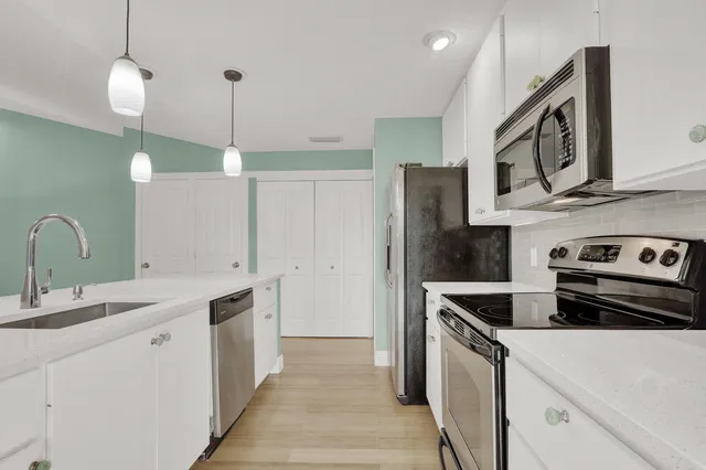 $3,000 | 9303 Chapman Oak Court, Palm Beach Gardens, FL 33410