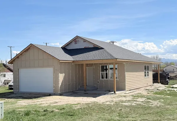 $325,000 | 151 18th Street, Heyburn, ID 83336
