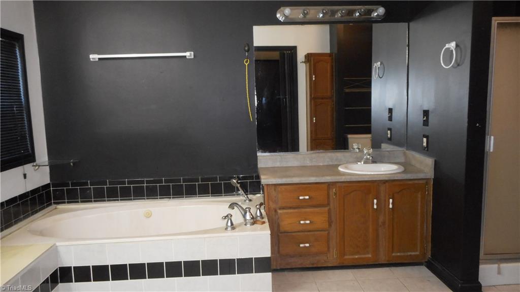 2621 Baltimore Road East Bend, NC 27018 - Photo 22 of 37 Large Master Bath. Jetted Tub