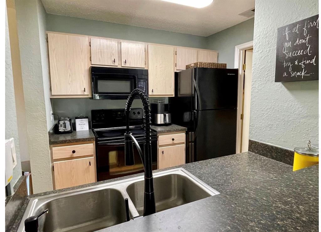 3705 Southwest 27th Street, Unit 1113 Gainesville, FL 32608 - Photo 3 of 9