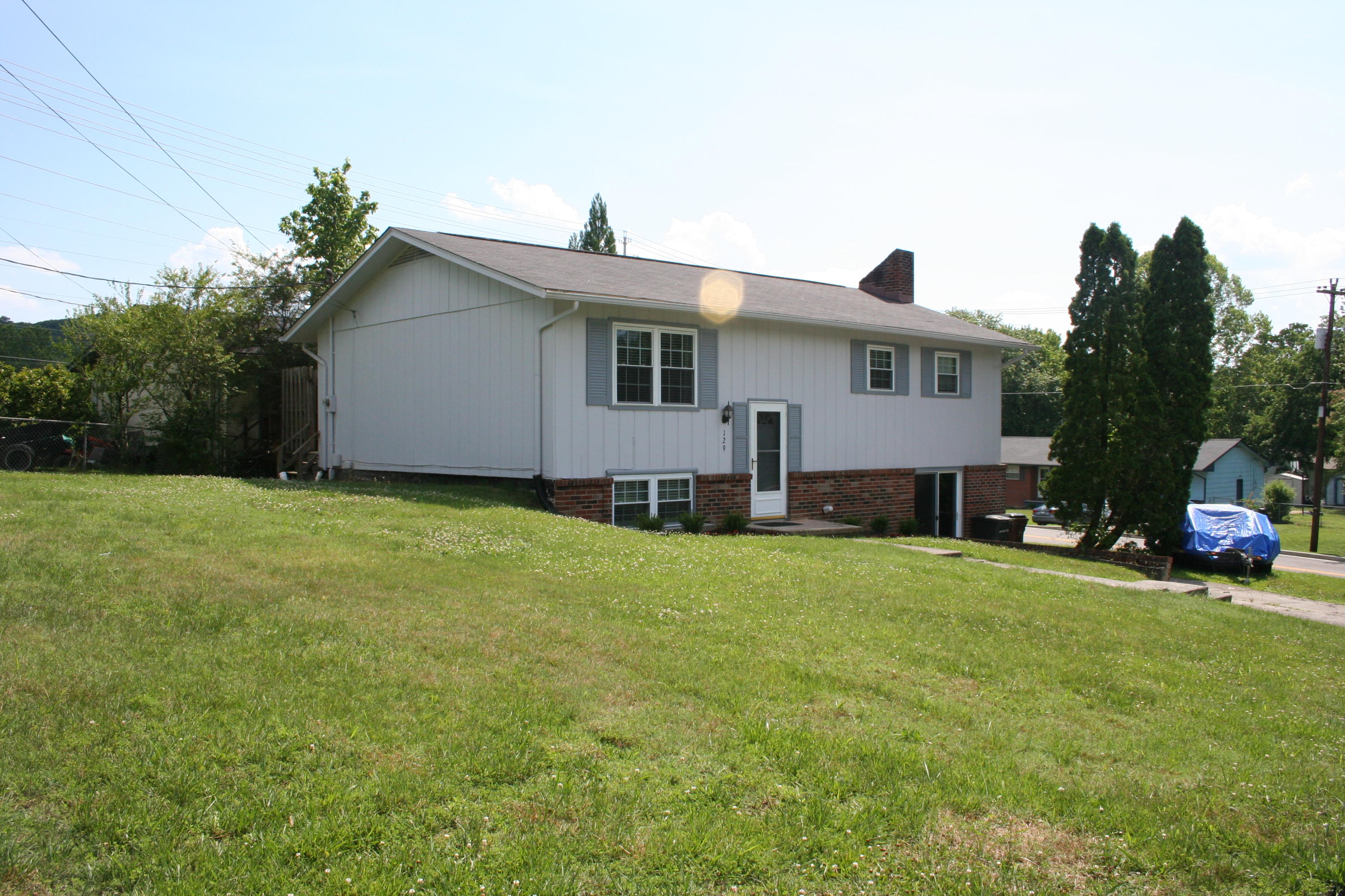 129 West Lincoln Road Oak Ridge, TN 37830 - Photo 2 of 29 IMG_3375