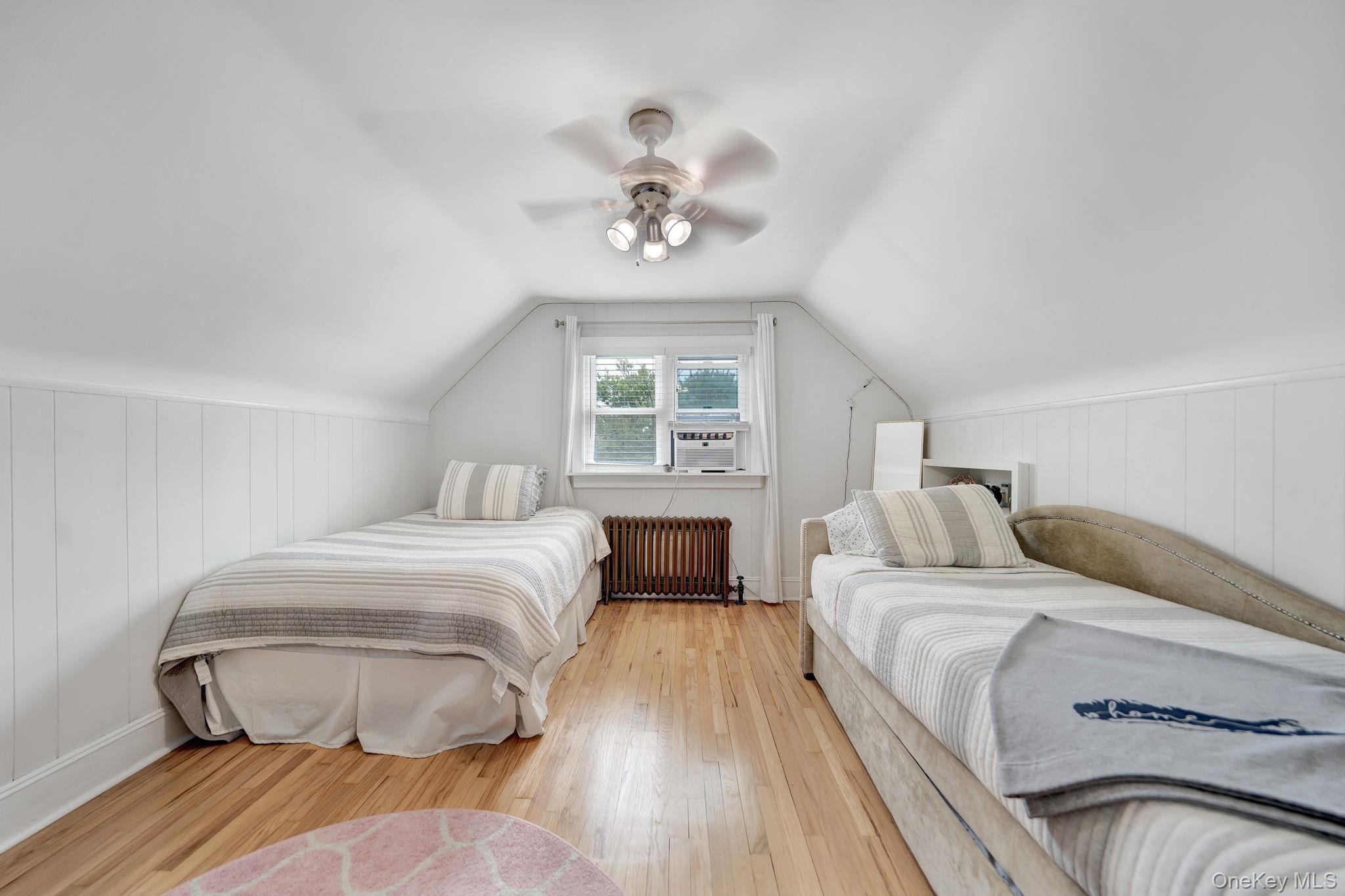 19 Westmoreland Road Merrick, NY 11566 - Photo 16 of 25 Bedroom 4 upstairs