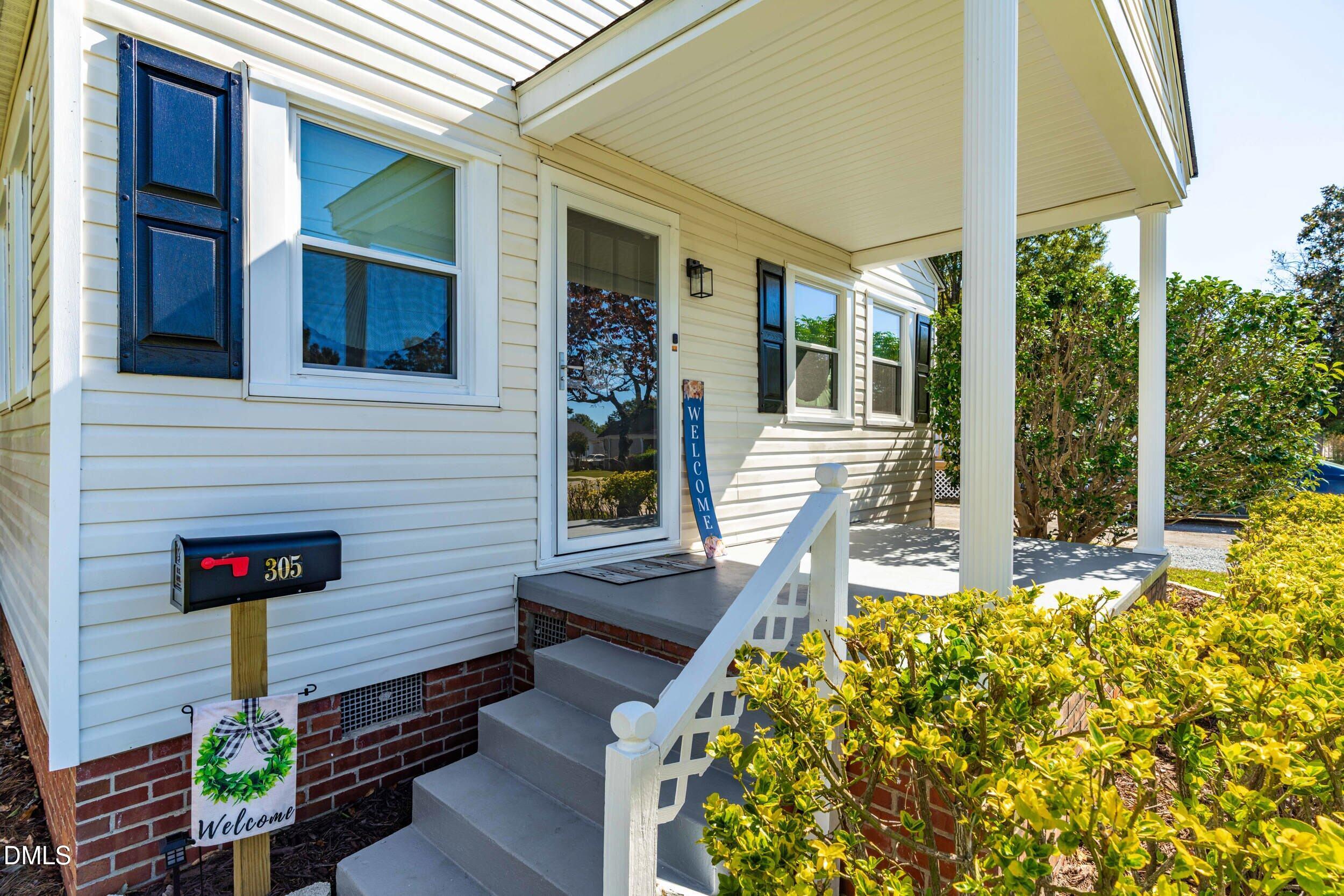 305 North 10th Street Erwin, NC 28339 - Photo 3 of 36 Front Porch